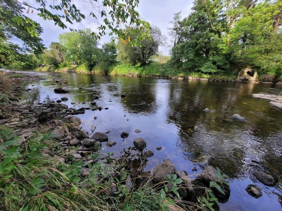 Riverside Bungalow - Direct River Access! Ystradgynlais 외부 사진