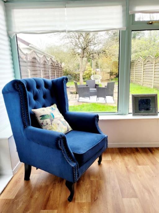 Riverside Bungalow - Direct River Access! Ystradgynlais 외부 사진
